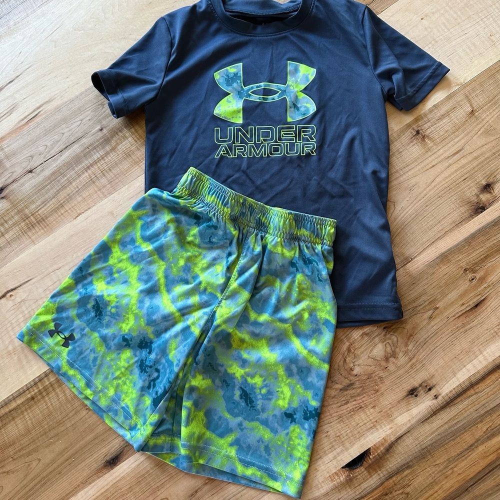 Under Armour Matching Set Gray and Green Performance Wear